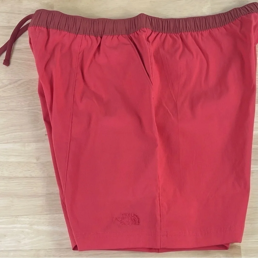 The North Face Class V Pull On Horizon Red Shorts - Men’s Size XL -New